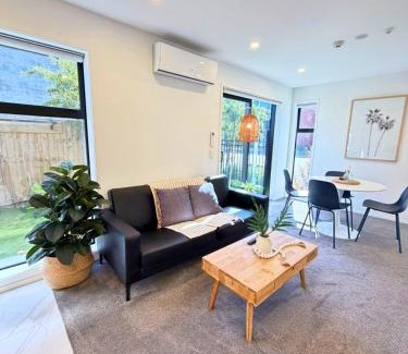 Christchurch City Centre House | Central 2 Bedroom Townhouse with Private Yard