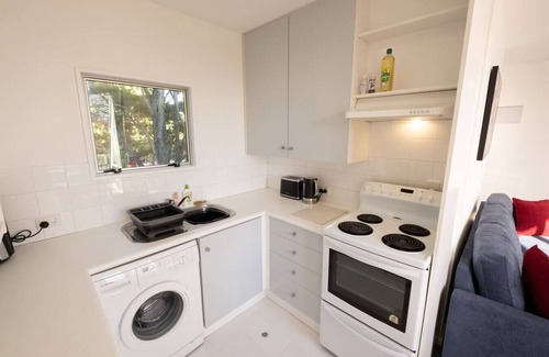 Christchurch City Centre Apartment | Central 2BR, Hagley Park Views, Free Parking