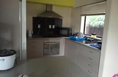 Tauranga South House | Central budget accomodation Tauranga