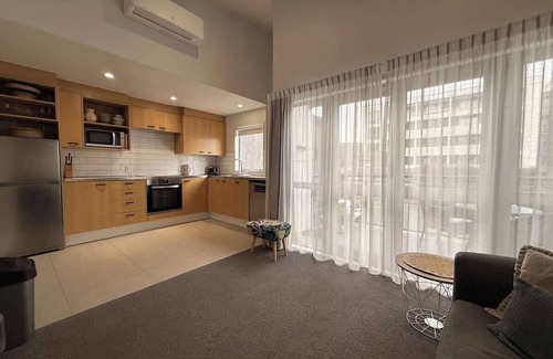 Christchurch City Centre Apartment | Central CBD | Walk to Stadium | Sleeps 4