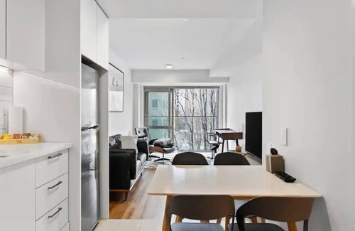 Auckland Central Business District Apartment | Central Modern Apt. w/Working Space Zodiak Stays