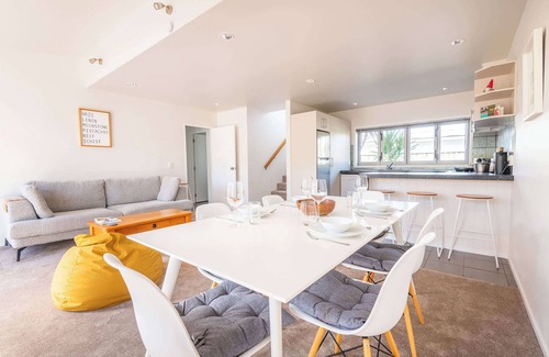 Rotorua House | Central Oasis | 3Bed Central Townhouse