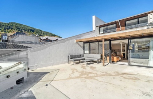 Queenstown City Centre Apartment | Central on Shotover 1