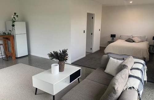 Waikato District House | Central One Bedroom Studio