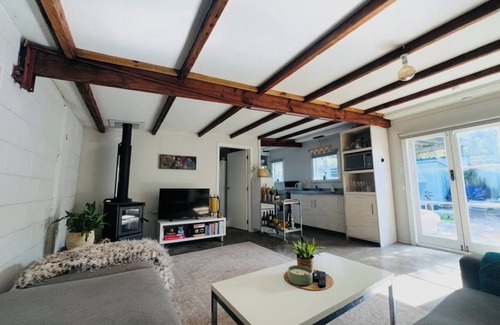 Eskdale Cottage | Charming beach Cottage
