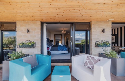 Lake Tekapo House | Charming Private Room with Stunning Views - Pukaki