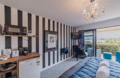 Lake Tekapo Hotel | Charming Private Room with Stunning Views - Pukaki