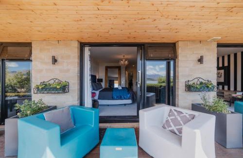 Lake Tekapo Hotel | Charming Private Room with Stunning Views - Pukaki