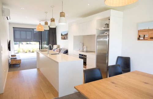 Frankton Apartment | ★Cherry Blossom Ave★Frankton-style and comfort
