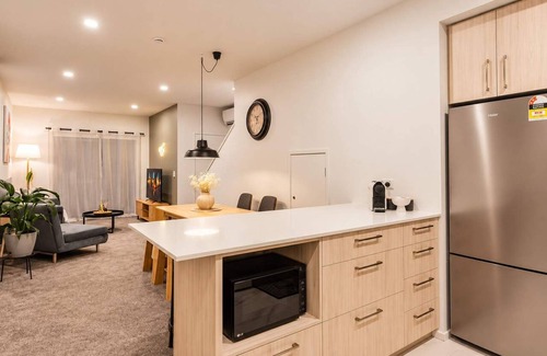 Christchurch City Centre Apartment | Christchurch CBD | Sleeps 7 + Games + Parking