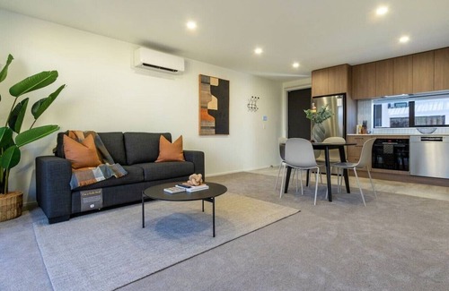 Linwood House | City Fringe 2BR 2BA Townhouse | Parking + EV