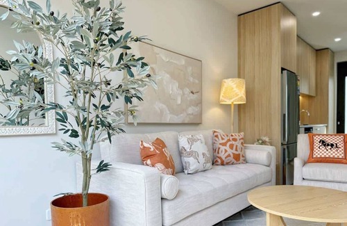 Grey Lynn Condo | City Haven Retreat 2BR Townhouse vs AC & Backyard