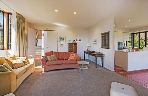 Stoke House | Clairmont Retreat - Fantastic Nelson Holiday Home with Spa Pool!