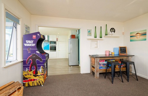 Kaikoura House | Classic Charm | Sea & Mountain Views