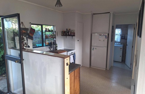 Whitianga House | Classic kiwi bach minutes walk from Buffalo Beach