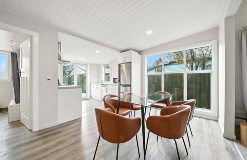 Sydenham Other | Classic Villa with Parking & Modern Comforts - Albemarle Villa