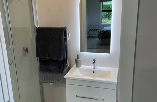 Cambridge Bed & Breakfast | Clean, warm and beautiful place to stay only 4 minutes to Cambridge.
