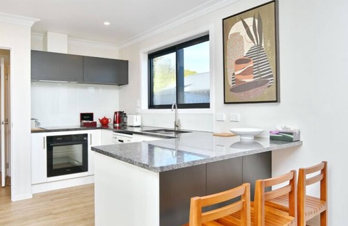 Burnside House | Close to Airport - Family & Group-Friendly - Lavandula 4