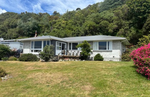 Kaikoura House | Close To Beach, Sunny, Getaway - KK16786