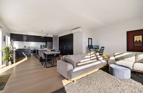 Kawarau Falls House | Close to remarkable ski field, parking and warm.
