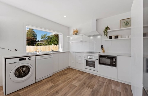 Taupo House | Close to Town & Lake