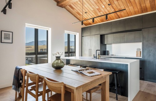 Kawarau Falls Apartment | Clubhouse 214 - Golfside , Free Parking, AC