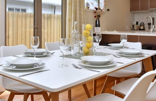 Ilam Apartment | Clyde 106 - Contemporary Premium Holiday Home Next to a Sparkling Stream