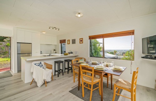 Tairua House | Coastal Hill Retreat - Tairua Holiday Home