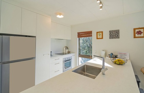 Tairua House | Coastal Hill Retreat - Tairua Holiday Home