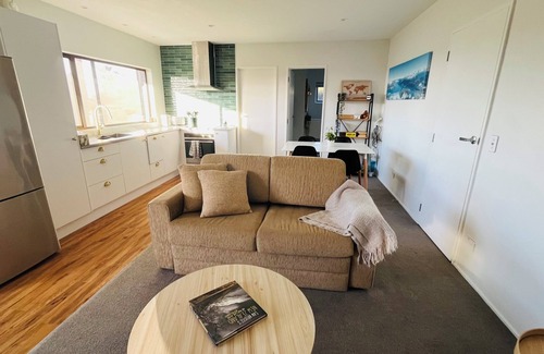 Manly Apartment | Coastal Retreat - Near Beach and Shops