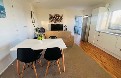 Manly Apartment | Coastal Retreat - Near Beach and Shops