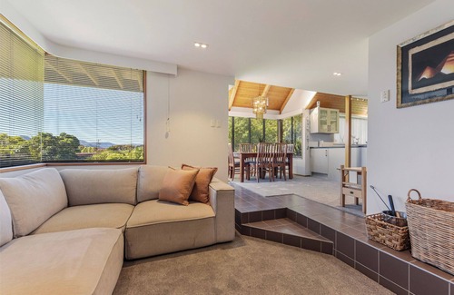 Waikawa Bay House | Coastal Sound - Waikawa Holiday Home