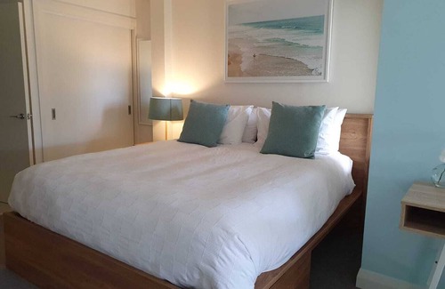 Mount Maunganui Villa | Coastal Studio - 1 minute to Town and Beach