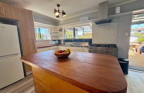 Waikanae House | Coastal Waikanae Beach Haven
