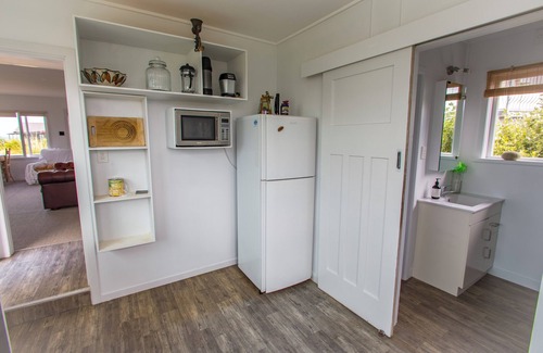 Colac Bay Cottage | Colac Bay.