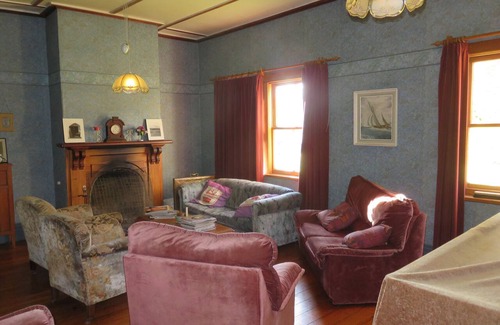 Rangiwahia House | Colonial Villa on working farm in the northern Manawatu hill country