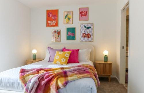 Phillipstown Apartment | Colour Burst Townhouse