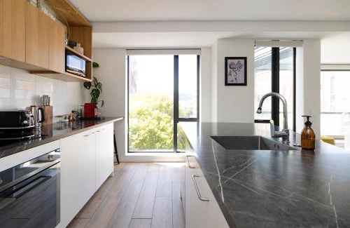 Te Aro Apartment | Comfort Meets Flexibility in this 2-4-1 Deal