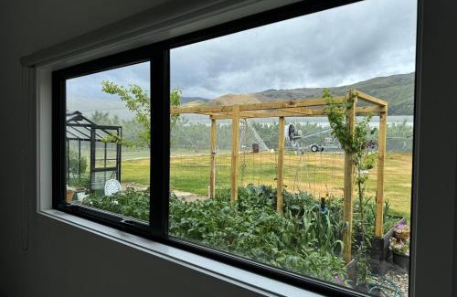 Lowburn Bed & Breakfast | Comfortable Barn Stay on Private Rural Property in Cromwell