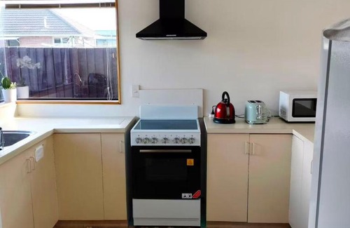 Avonhead House | Comfortable Double Bedroom near Christchurch Airport