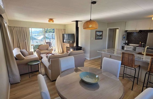 Picton Apartment | Comfy Haven in the Heart of Picton