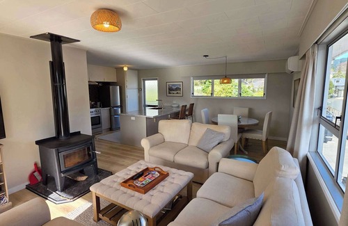 Picton Apartment | Comfy Haven in the Heart of Picton