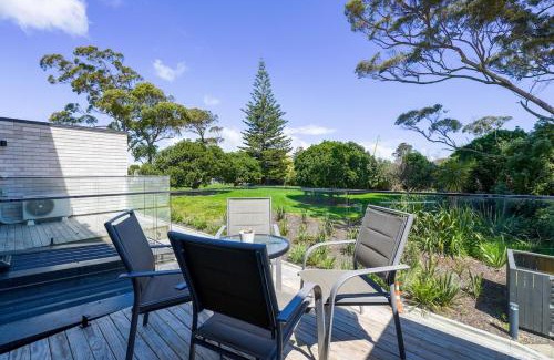 Auckland House | Contemporary Family Retreat Close to Airport