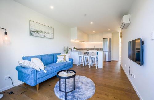 Auckland House | Contemporary Family Retreat Close to Airport