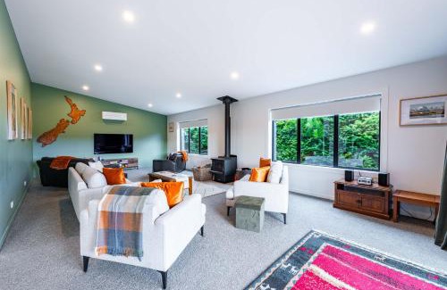 Albert Town House | Contemporary Thyme Cottage