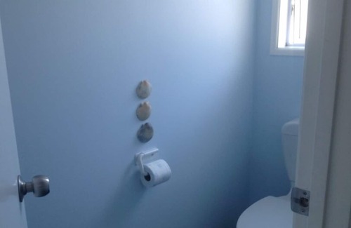 Waihi Beach House | COOL Waihi Beach House North End Fully fenced pet friendly for small pets only