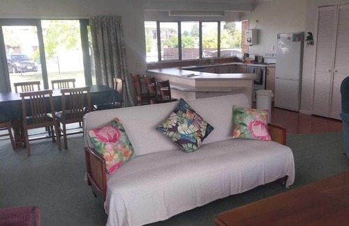 Taupo House | Corena's Place - walking distance to lake and town. Includes linen and wifi.