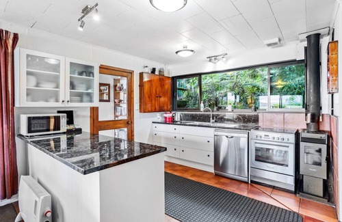 Coromandel Cottage | Coromandel Cottage - Romantic Rustic - Sea views