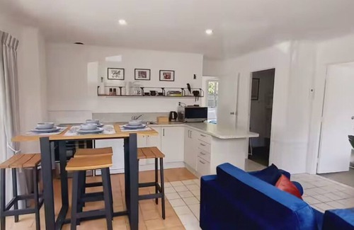 Coromandel Cottage | Coromandel Town Harbourside 29B ~ Boat Parking ~ Central Location