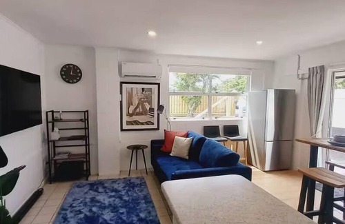 Coromandel Cottage | Coromandel Town Harbourside 29B ~ Boat Parking ~ Central Location